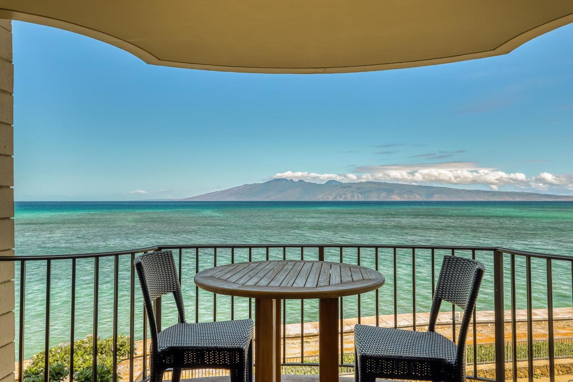 Kahana Reef Oceanfront Condos Стая снимка